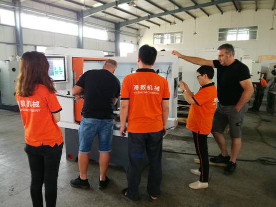 英國(guó)客戶(hù)來(lái)公司