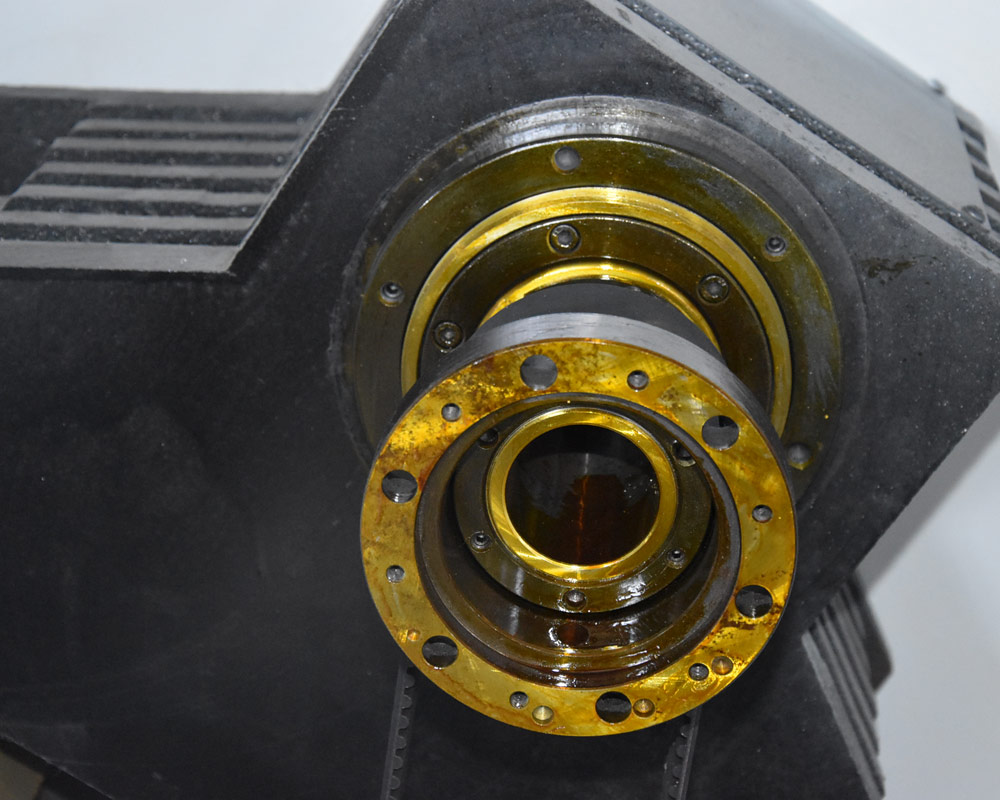 輪轂拉絲機(jī)廠家淺談?shì)喬ナ褂脡勖? />汽車輪胎也是需要經(jīng)常保養(yǎng)的。要經(jīng)常檢查車輛輪胎的氣壓大小，每一個(gè)車型的胎壓要求都是不同的，車輛在出廠的時(shí)候都會(huì)有一個(gè)正常胎壓參照表，大部分在汽車的B柱一側(cè)或車門的一側(cè)</div>
                    </li><li>
                    	<div   id=